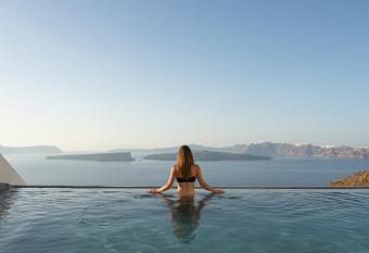 Santonero - The Philoxenia Project has rooms with a private hot tub