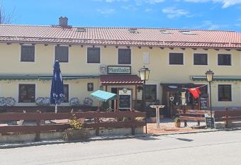 Manthaler allows 18 year olds to book a room