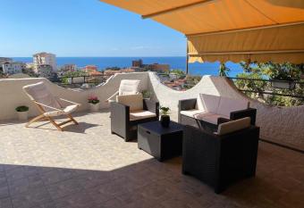 Vista Stromboli has Balcony rooms