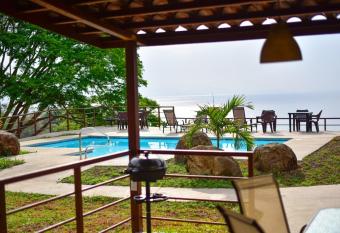 Villas Azul allows 18 year olds to book a room