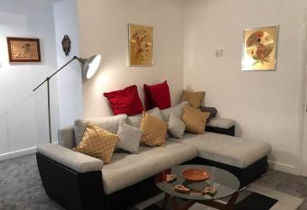 Tranquil Welsh Mountain Gem, Abertillery, Wales has Balcony rooms