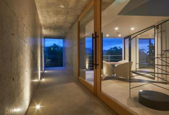 E-horizon Resort Premium       E allows 18 year olds to book a room