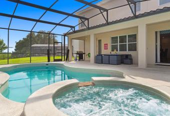 6128 Broad Oak has Balcony rooms