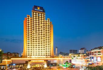 Millennium Harbourview Hotel Xiamen-Near Metro Station & Zhongshan Road allows 18 year olds to book a room