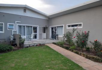 Dennecres4GuestRooms has Balcony rooms