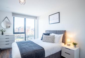 Great Central 2 Bed Apartments near City Centre Opulent Living Serviced Accommodation Sheffield allows 18 year olds to book a room