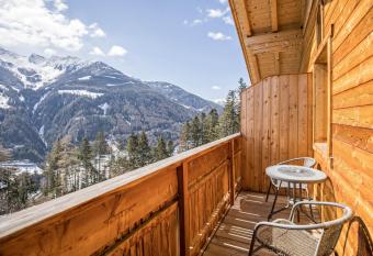 Golserhof Kristall has Balcony rooms