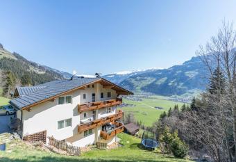 Ferienwohnung Helena has Balcony rooms