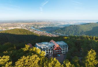 Berggasthof K  nigstuhl allows 18 year olds to book a room