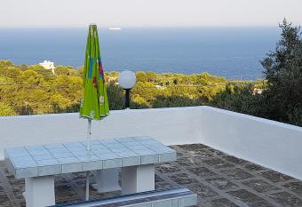 Villa Biagio 1945 - vista mare mozzafiato immersa nella natura has Balcony rooms