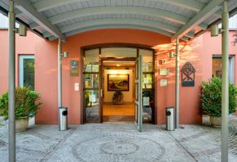 Romantik Hotel Gasthaus Rottner allows 18 year olds to book a room