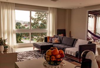 Morada do Estaleiro allows 18 year olds to book a room