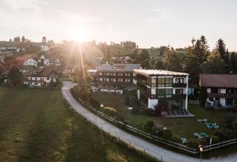 Mittelburg Wellnesshotel has Balcony rooms