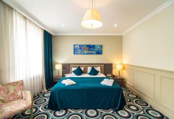 Mildom Hotel has Balcony rooms