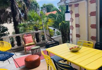 Appt 1 chambre calme clim jardin plage gare proche has Balcony rooms