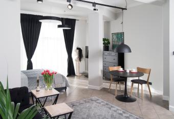 APARTAMENTY LASER STUDIO has Balcony rooms