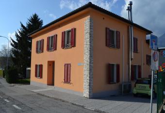 Casa Yoghi allows 18 year olds to book a room