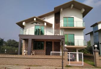 Rain Forest Villas has Smoking/Balcony rooms