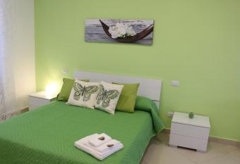 The Flower Garden has Balcony rooms