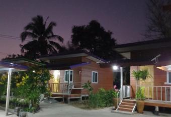 Stay Ban Posai with Pool has Balcony rooms