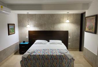 Apartaestudio amplio has Balcony rooms