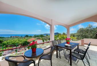 Villa Melina 2 has Balcony rooms