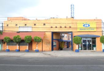 Posada San Jos  , Hotel allows 18 year olds to book a room