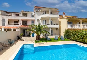 Apartments and rooms Alenka has Balcony rooms