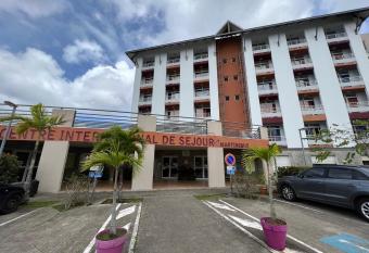 Centre International de Sejour has Balcony rooms