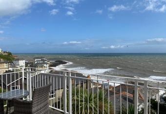 The Wellington Hotel - B&B has Balcony rooms