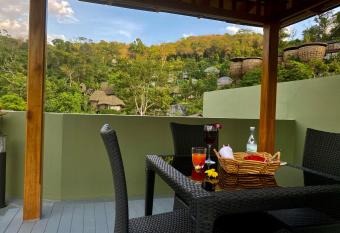 Kamala Nature N.34 allows 18 year olds to book a room