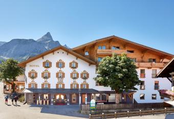 der gr  ne Baum Mountain Boutique Hotel has Balcony rooms