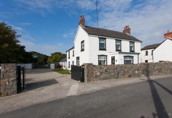 Manse On The Beach allows 18 year olds to book a room