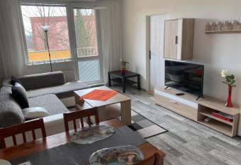 Apartm  n ve Velk  ch Losin  ch allows 18 year olds to book a room