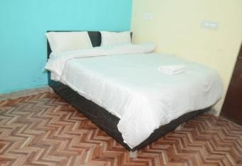 SPOT ON Hotel Abhinandan allows 18 year olds to book a room