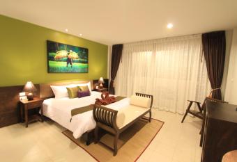 The Guide Hometel has Balcony rooms