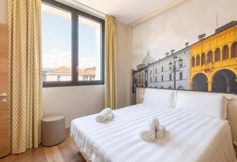 B&B Hotel Brescia allows 18 year olds to book a room