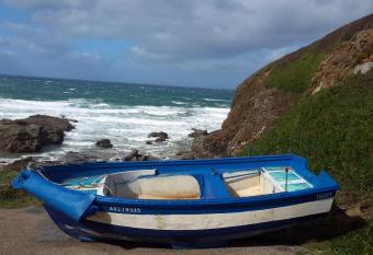 L Aur   & Ema has Balcony rooms