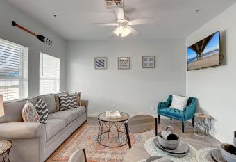 Without A Paddle has Balcony rooms