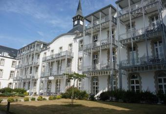Appartement R  sidence les pieds dans l eau Croisic has Balcony rooms