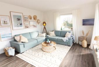 Ferienwohnung Strand Apartment - Scharbeutz allows 18 year olds to book a room