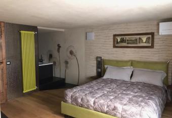 VIRASOL IN CITT  , bilocale ACQUA allows 18 year olds to book a room