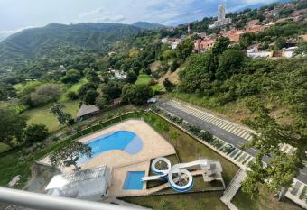 Apartasol Luxury Citadela di Sole con Jacuzzi allows 18 year olds to book a room