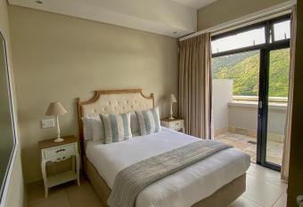 504 The HeroldsBay has Balcony rooms