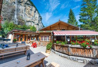 Camping Jungfrau allows 18 year olds to book a room