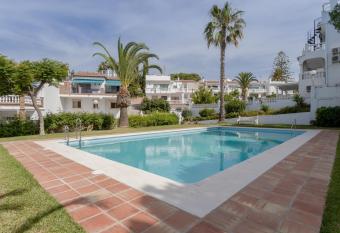 Mi Casa has Balcony rooms