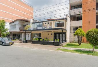 Hotel Urbano 70 allows 18 year olds to book a room