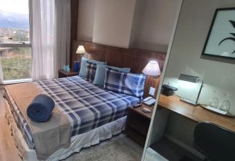 Apto aconchegante no Centro de Taguatinga. allows 18 year olds to book a room