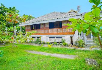 OYO 775 Star Cove Bed And Breakfast allows 18 year olds to book a room