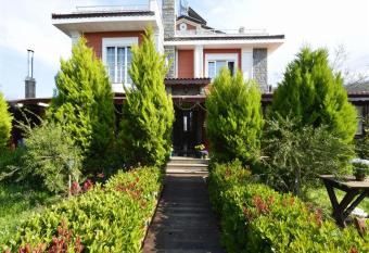 Destina Boutique Hotel has Smoking/Balcony rooms